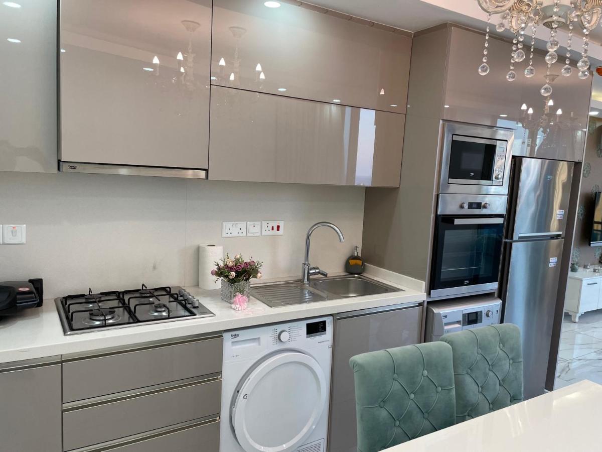Apartamento Elegant 2+1 Flat In The Heart Of Kyrenia + Wifi Exterior foto