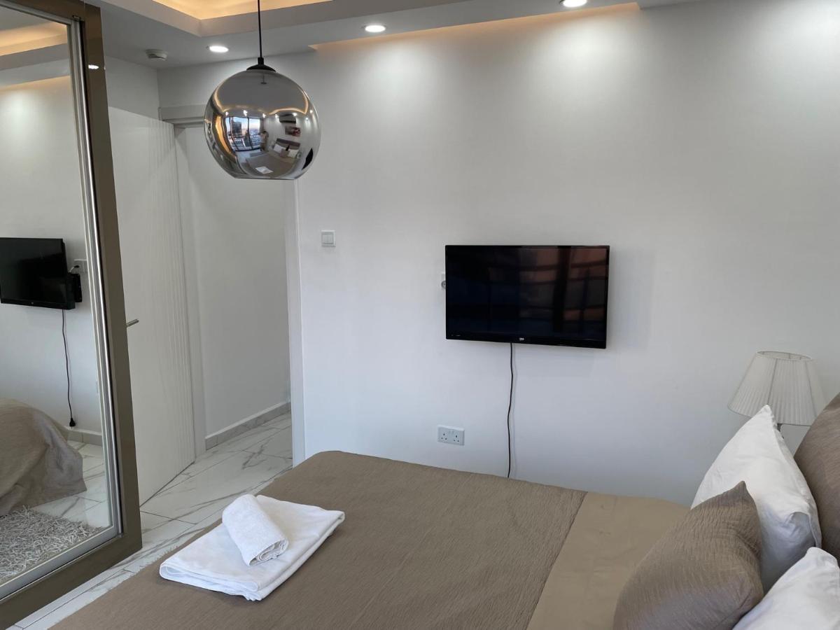 Apartamento Elegant 2+1 Flat In The Heart Of Kyrenia + Wifi Exterior foto